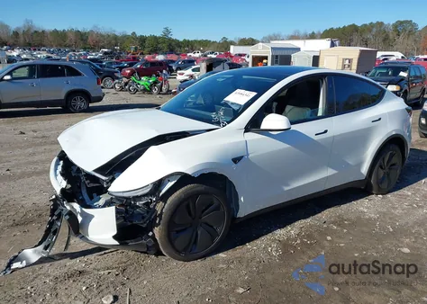 2026 Tesla Model Y Long Range Launch Series/Premium All-Wheel Drive z USA, uszkodzony, nr VIN 7SAYGDEE1TA393717